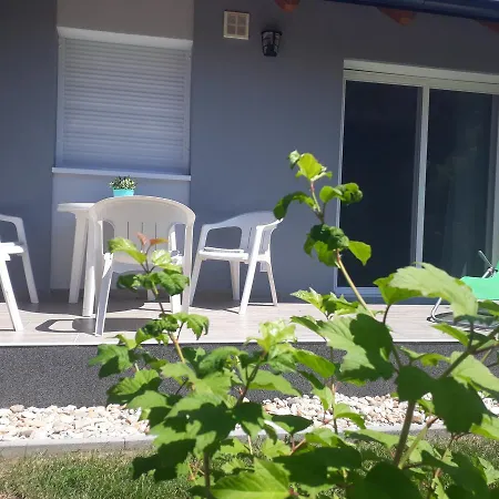 Mint Vendeghaz Maganszallashely شقة