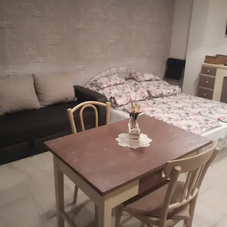 شقة Mint Vendeghaz Maganszallashely *